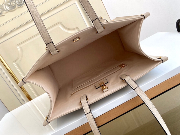 ルイヴィトンバッグ着用イメージ